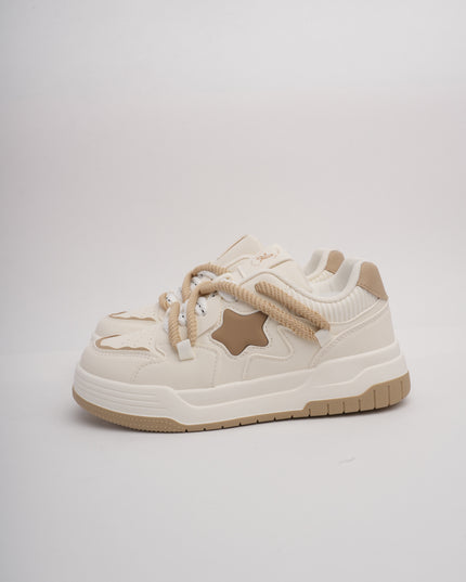 Tenis crema x beige diseño estrella