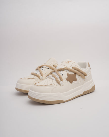 Tenis crema x beige diseño estrella