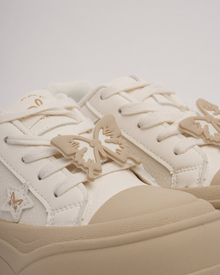 Tenis beige x detalles mariposa