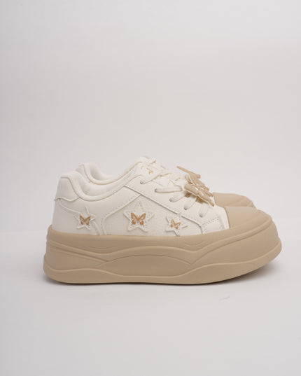 Tenis beige x detalles mariposa