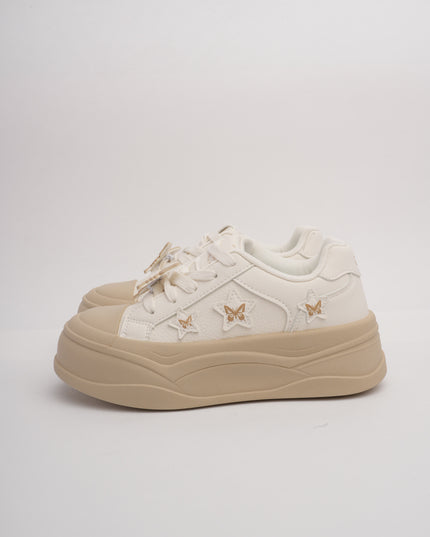 Tenis beige x detalles mariposa