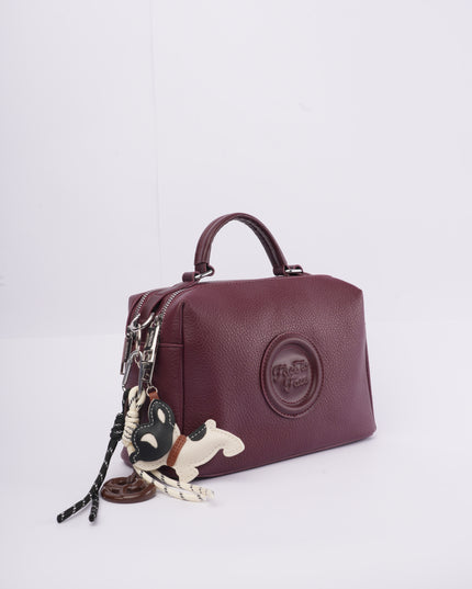Bolso vinotinto mediano con charms