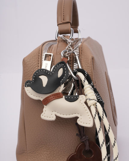 Bolso kaki mediano con charms