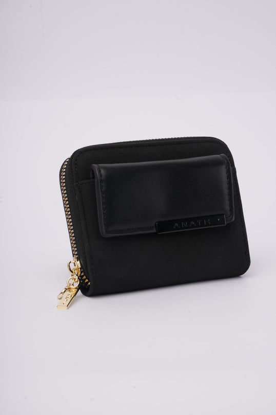 Billetera cuadrada negra con diseño frontal