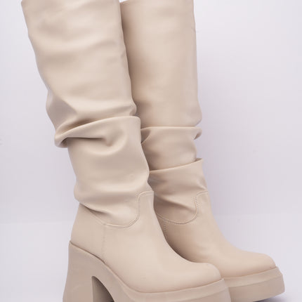 Bota larga beige corrugada x tacón grueso