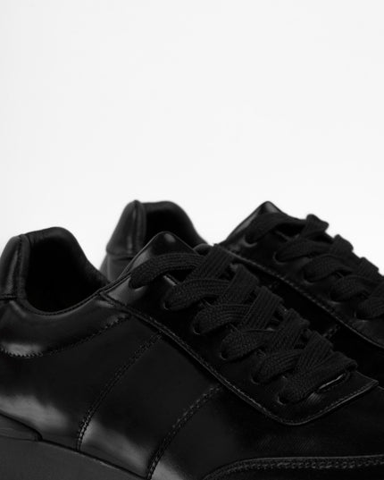 Tenis negros brillantes