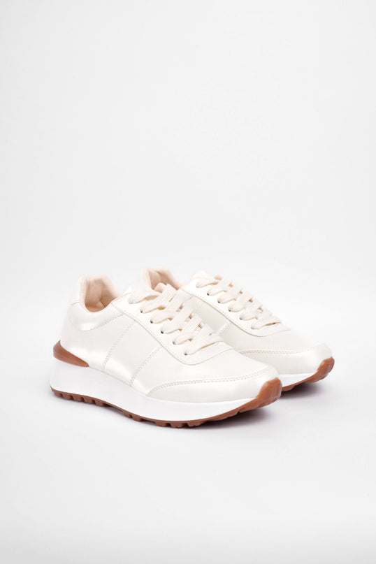 Tenis crema brillantes