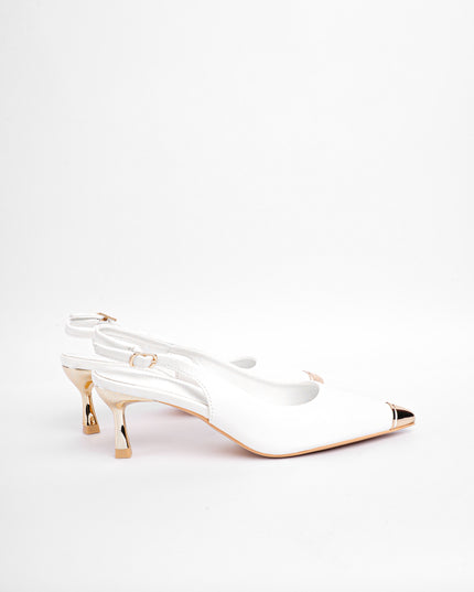 Tacón blanco bajo punta dorada