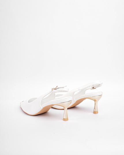 Tacón blanco bajo punta dorada