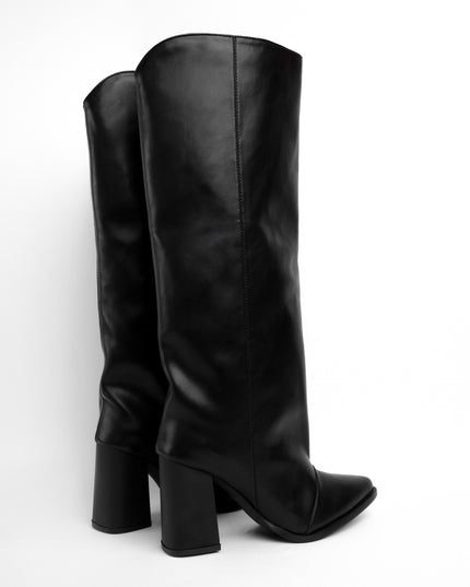 Bota alta negra tacón y material suave