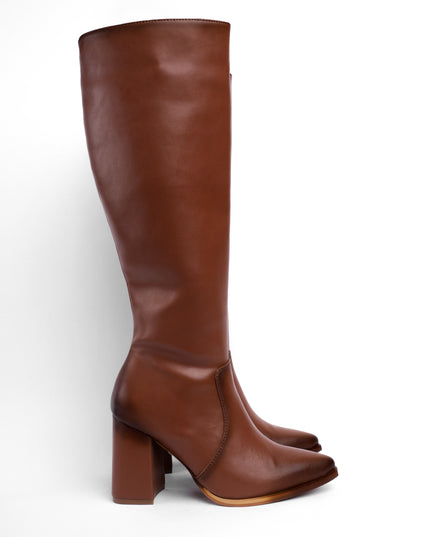 Bota larga miel puntuda