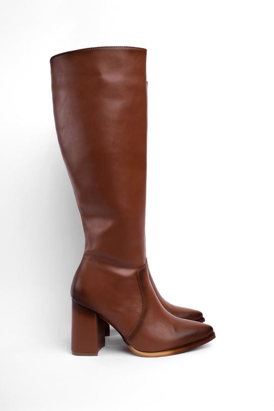 Bota larga miel puntuda