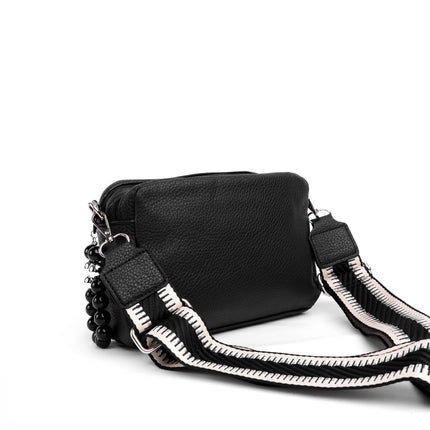 Bolso mediano negro con correa