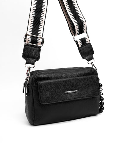 Bolso mediano negro con correa