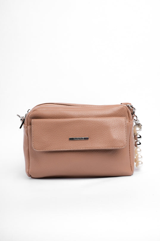 Bolso mediano camel con correa