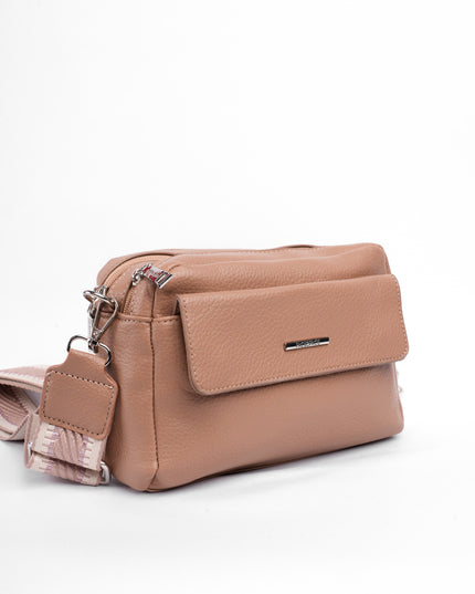 Bolso mediano camel con correa