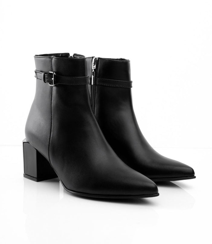 Botines de tacón negros con cremallera