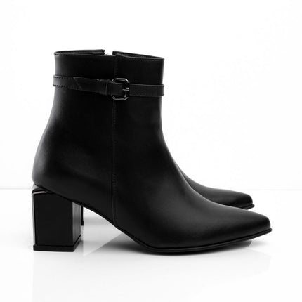 Botines de tacón negros con cremallera