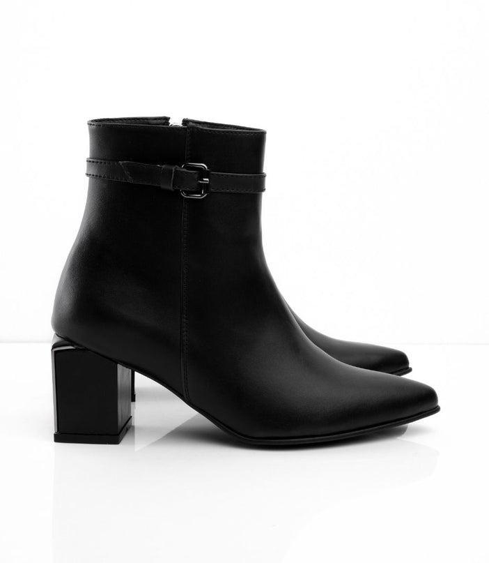 Botines de tacón negros con cremallera