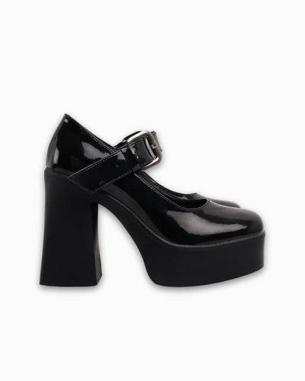 mocasín negro charol estilo Mary Jane