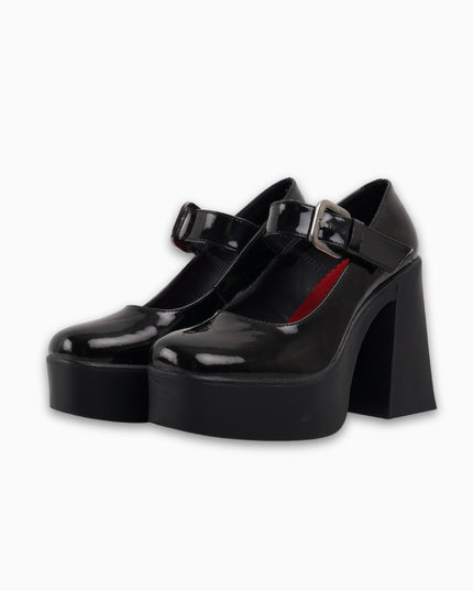 mocasín negro charol estilo Mary Jane
