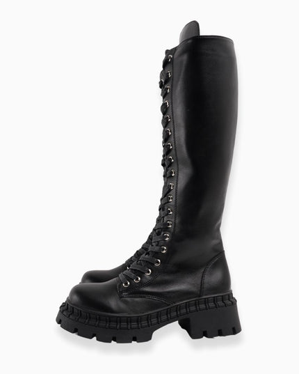 Bota larga negra cordones