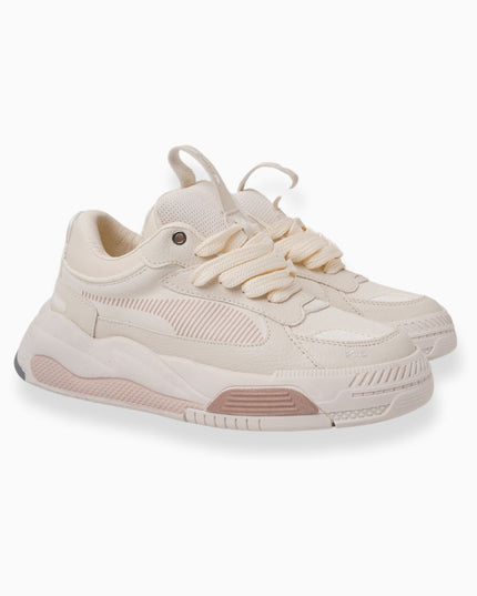 tenis beige con Detalles en Rosa
