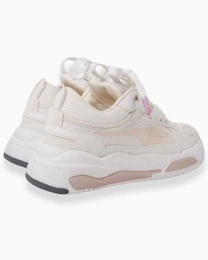 tenis crema  con Detalles en Rosa