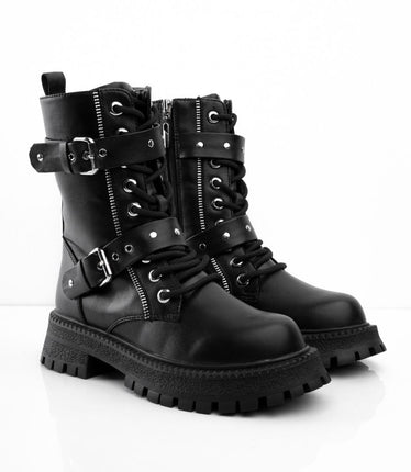 Botas tipo militar negras y correas