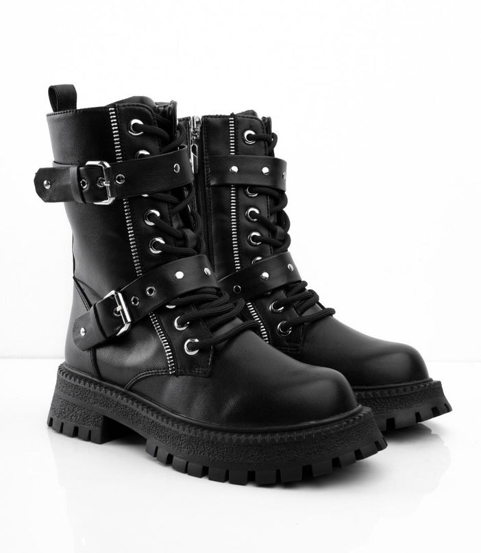 Botas tipo militar de cordón y correas negra