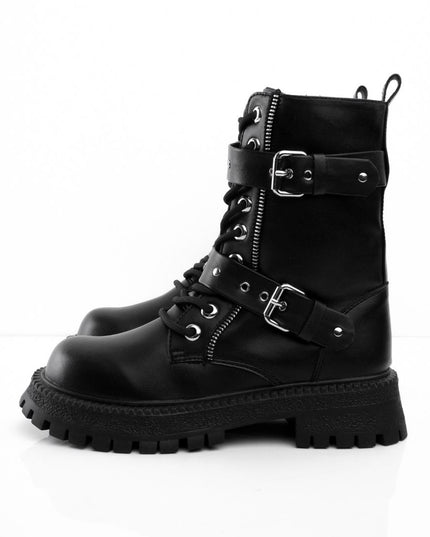 Botas tipo militar negras y correas