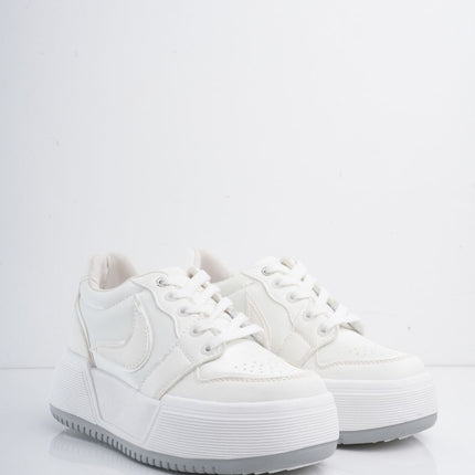 Tenis blancos con plataforma