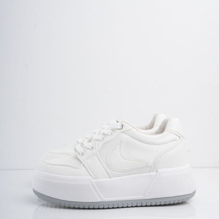 Tenis blancos con plataforma