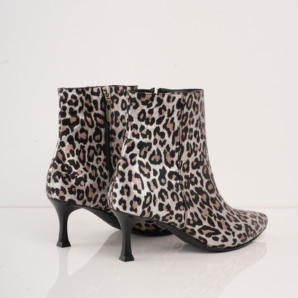 Botin de tacón puntilla tipo animal print