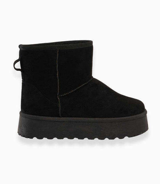 BOTA NEGRA CORTA CON PLATAFORMA