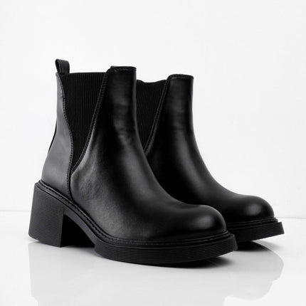 Botin negro con elástico