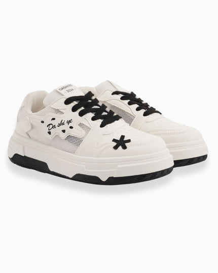 Tenis crema x negro diseños