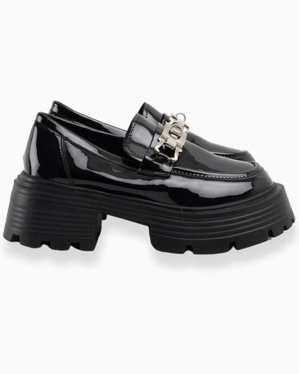 Mocasines negros con plataforma y hebilla plata