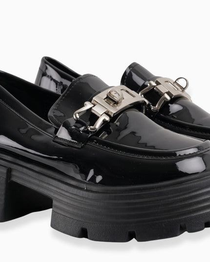 Mocasines negros con plataforma y hebilla plata
