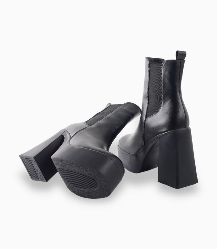 Botín negro con tacón plataforma