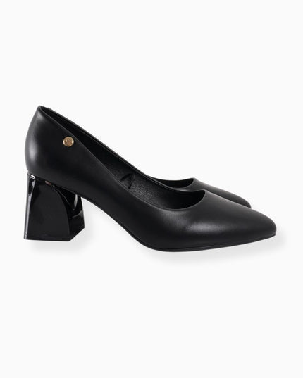 tacón negro elegante