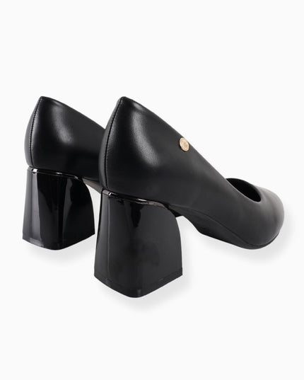 tacón negro elegante