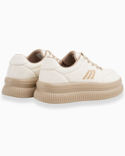 tenis beige minimalista