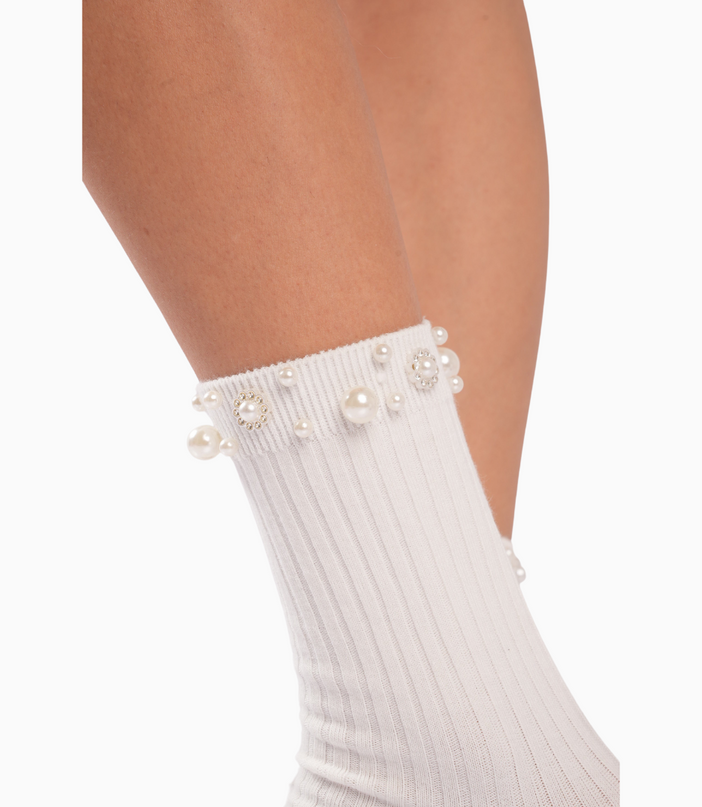 Medias blancas con gemas