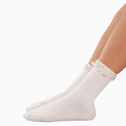 Medias blancas con gemas