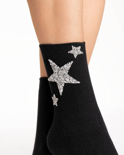 Medias negras con estrellas