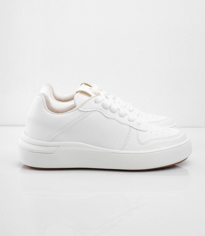 Tenis blancos básicos con suela baja