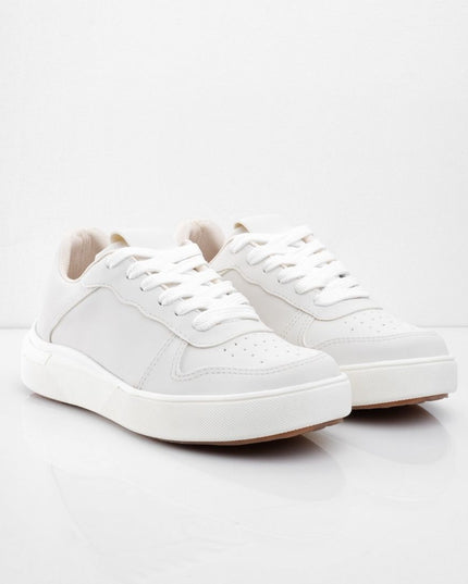 Tenis grises básicos con suela baja
