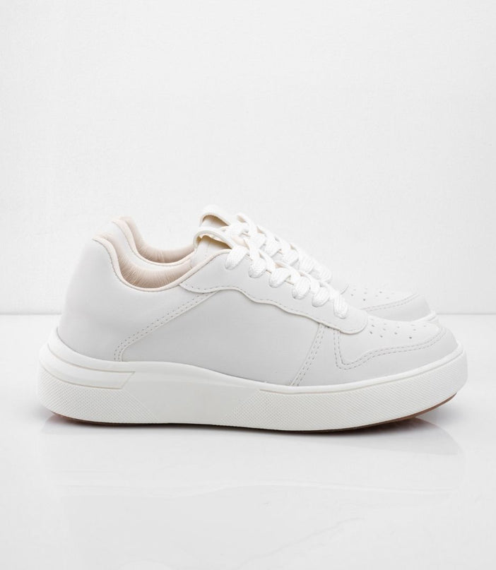 Tenis grises básicos con suela baja