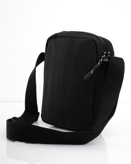 Bolso pequeño negro con cremallera frontal